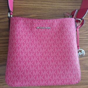 Michael Kors Signature Logo Messenger Pink Crossbody Bag